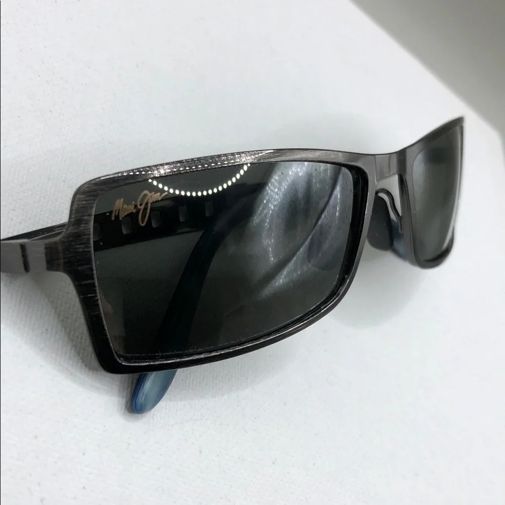 Maui Jim Shark Pit MJ-228-17 Polarized Sunglasses Gray Silver